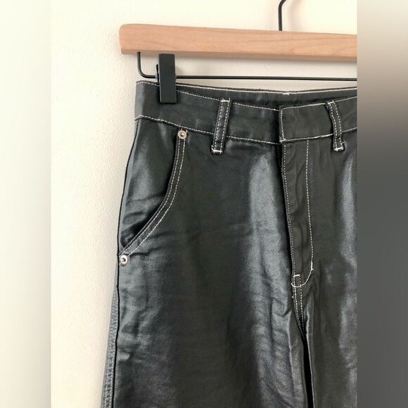 Pretty Little Thing Coated Cargo Denim with Contrast Stitching in Black Size - 4 - Picture 2 of 7